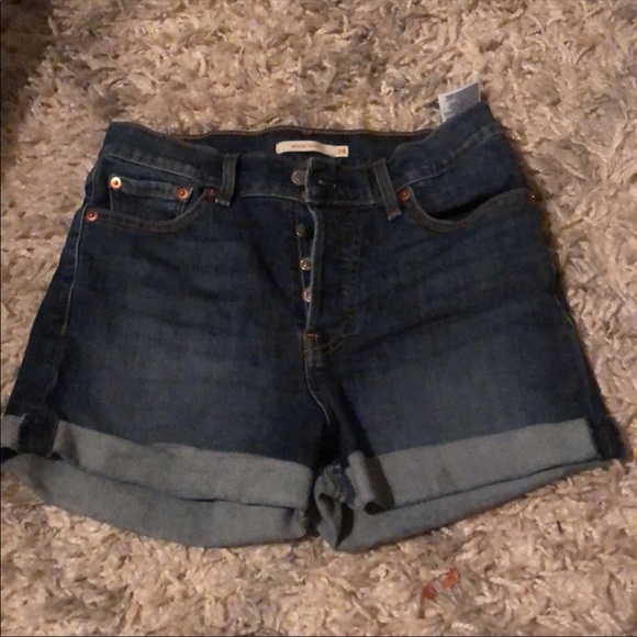 Levi’s Wedgie Denim Shorts - Picture 4 of 10
